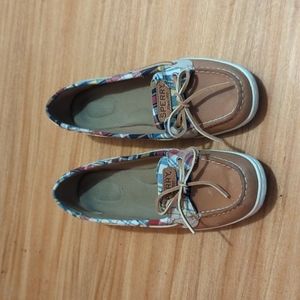 Slip on Sperry's - W 8.5